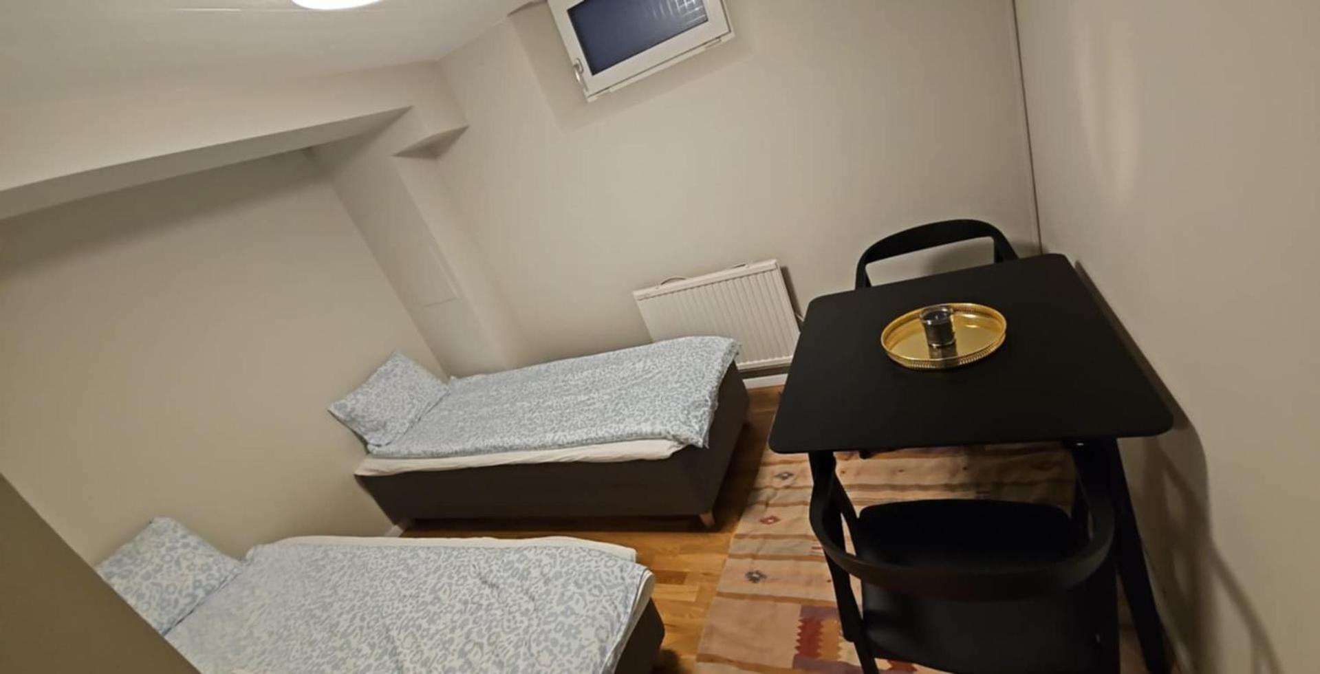 Entire 20 Sqm Modern & Free Parking *